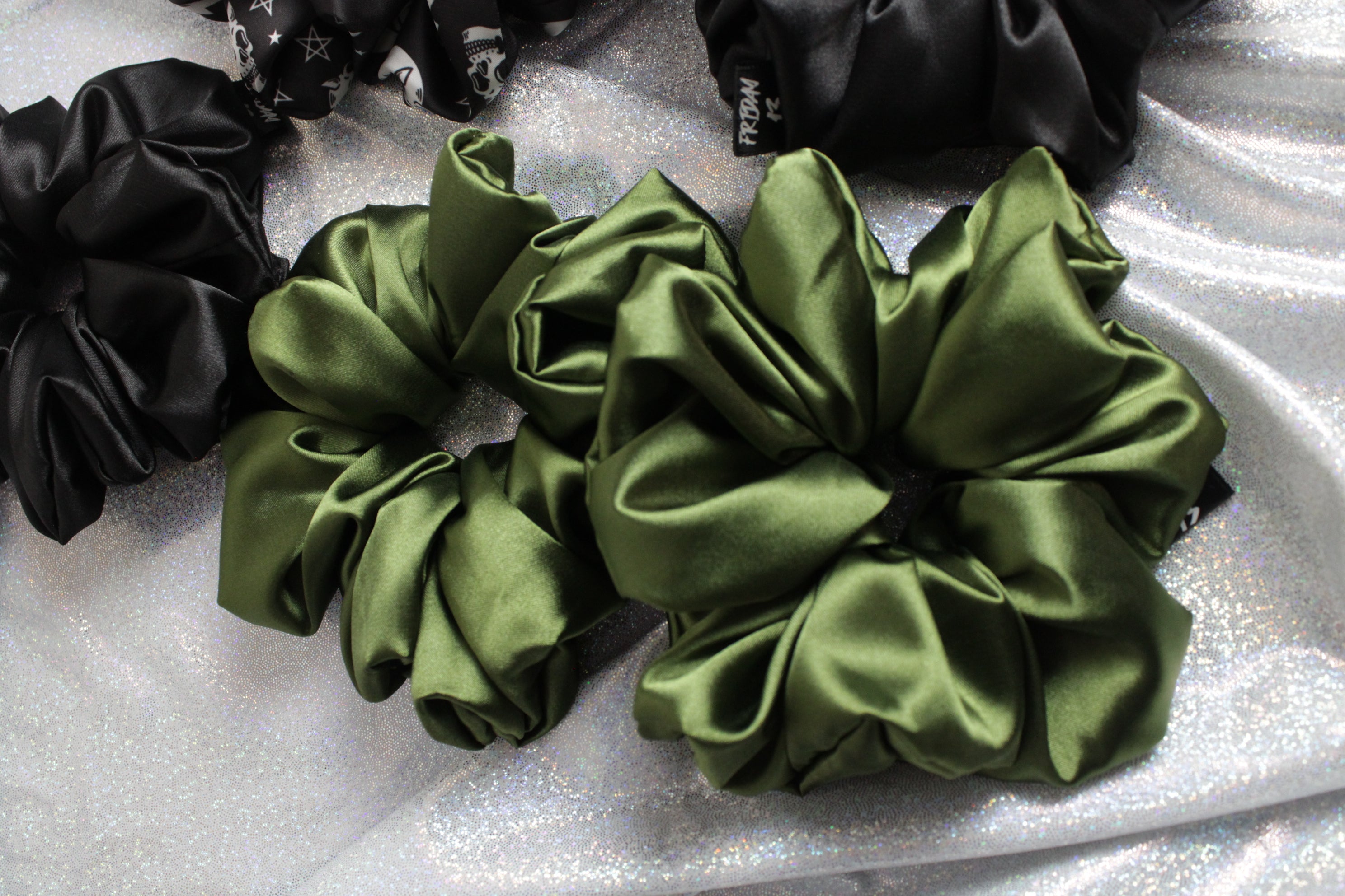 LARGE SCRUNCHIE SET